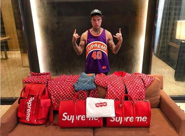 这么丑的LVxSupreme明星还抢着买?网友:变相炫富