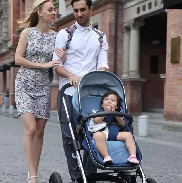 婴儿推车遛娃神器哪个好用更舒服,婴儿推车有了遛娃神器还有必要吗