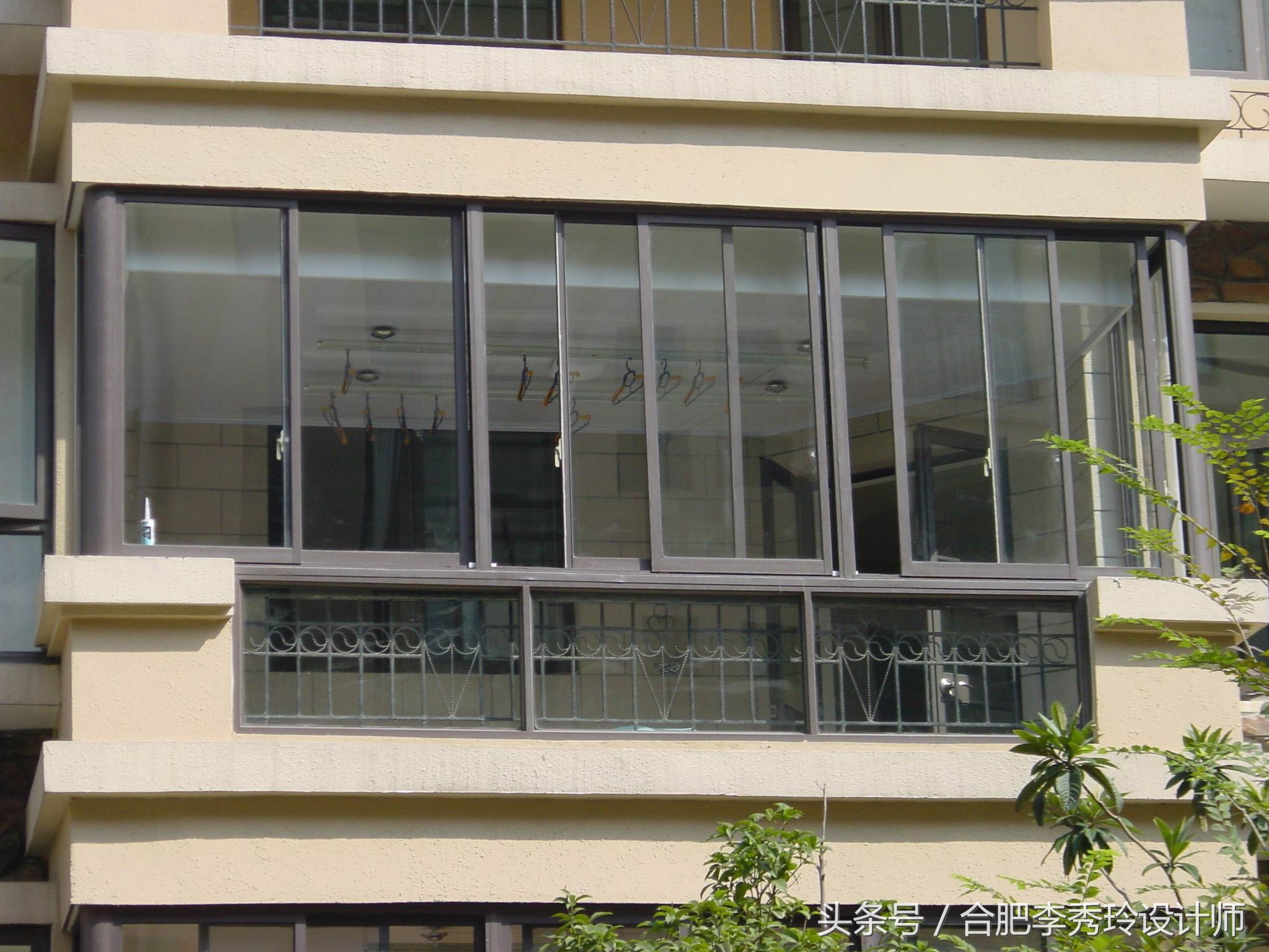 17楼阳台窗户突然掉落，全怪装修队少装这小零件！赶紧回家检查