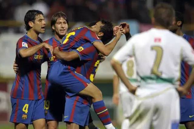 为什么足球男生普遍没有女朋友,足球球星没有女朋友