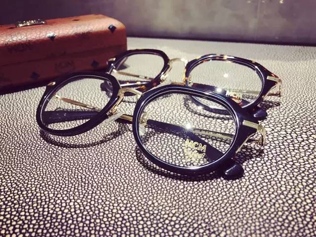 井柏然同款眼镜框,一日一物合集