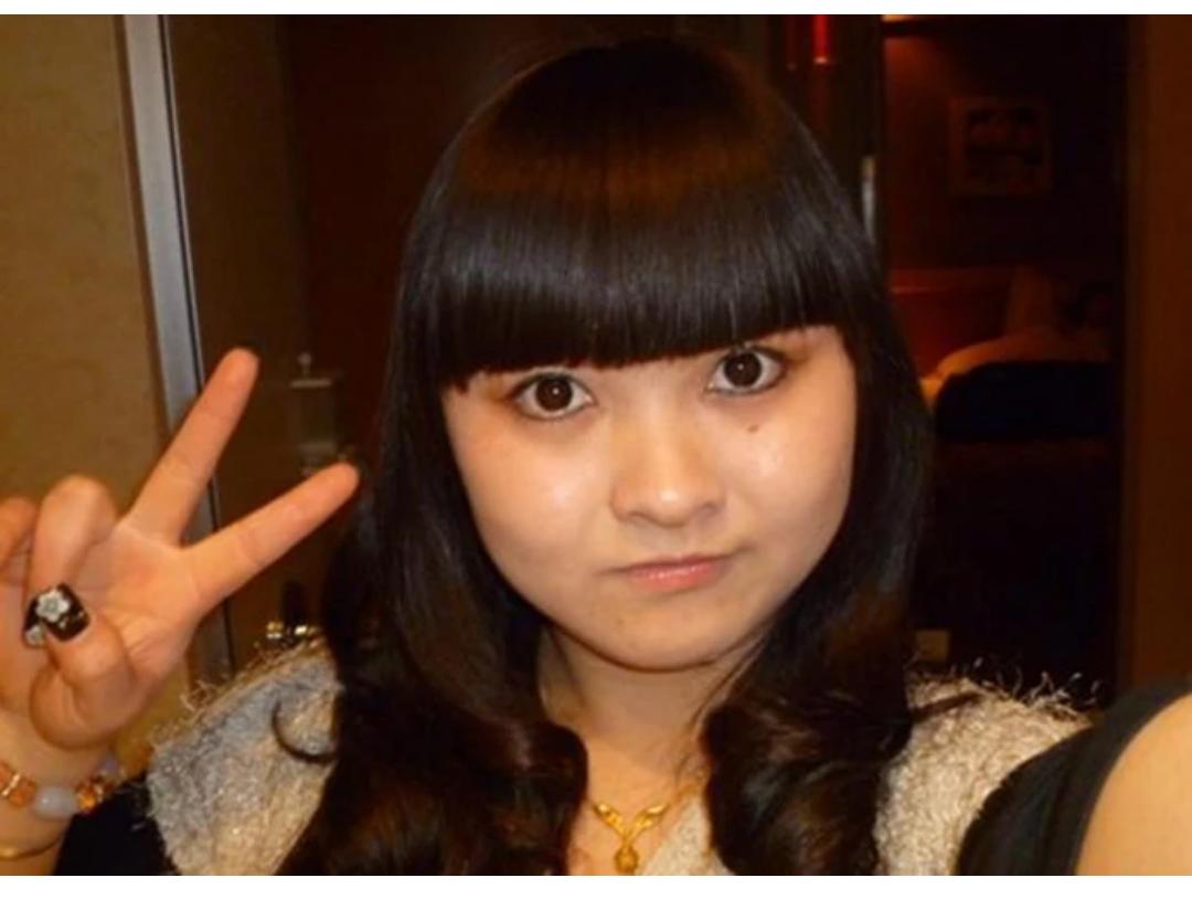 镜子里比拍照好看的原因,如何对着镜子拍照更好看