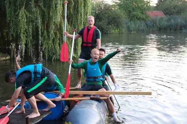 海外拉练日记(二):自制皮划艇大赛high翻全队附海量图集