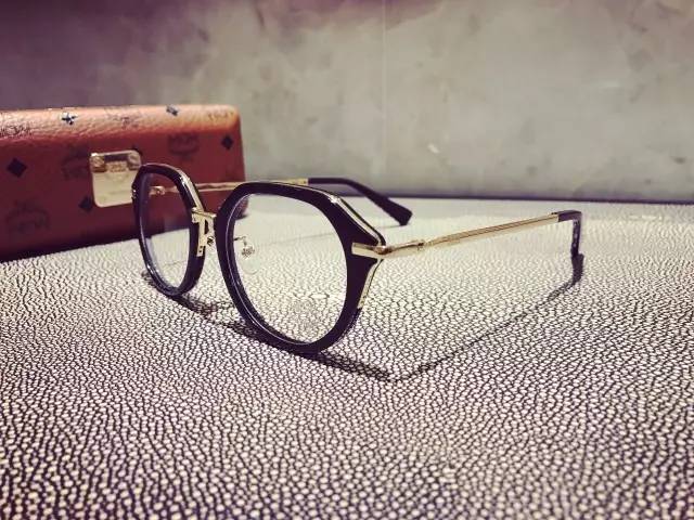 井柏然同款眼镜框,一日一物合集