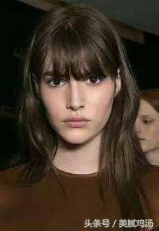 刘海尴尬期这样处理简单又好看,刚剪的刘海怎么处理好看