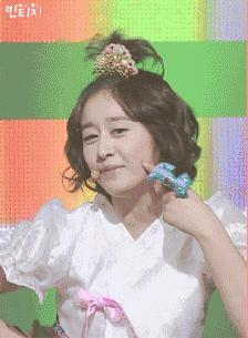 头发乱怎么扎低丸子头,头发尴尬期的各种扎法