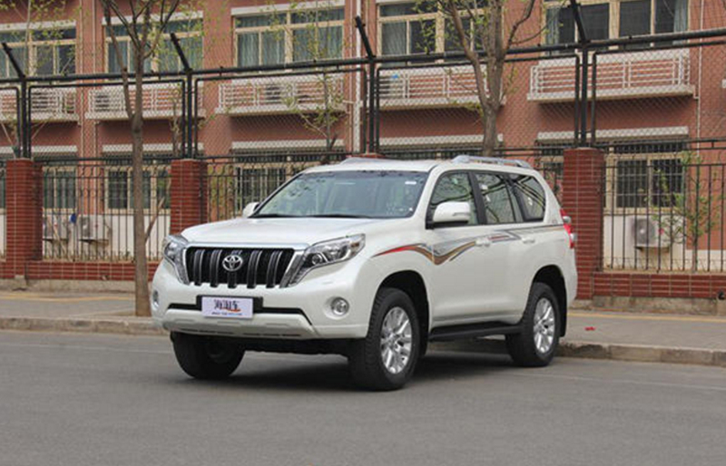 平行进口丰田轿车,16年二手普拉多2700中东版价格