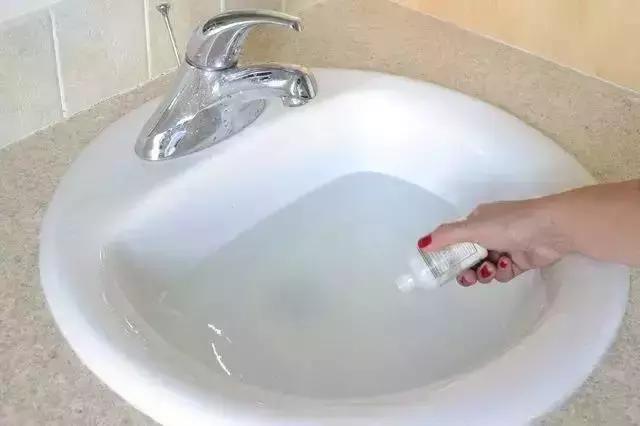 夏季衣服缩水了怎么让它变回原形,羊毛衣服机洗缩水了怎么恢复原样