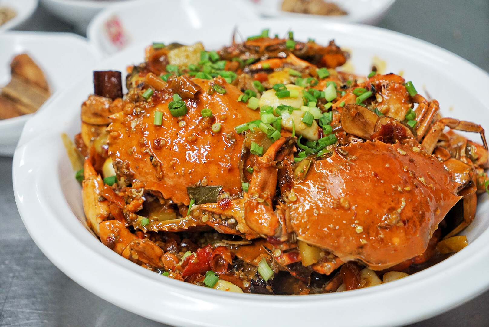 5年来它是棠下最火的宵夜店，16大盘虾蟹满汉全席震撼朋友圈