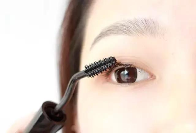教你们正确的刷睫毛方法,睫毛长的怎么刷睫毛都好看