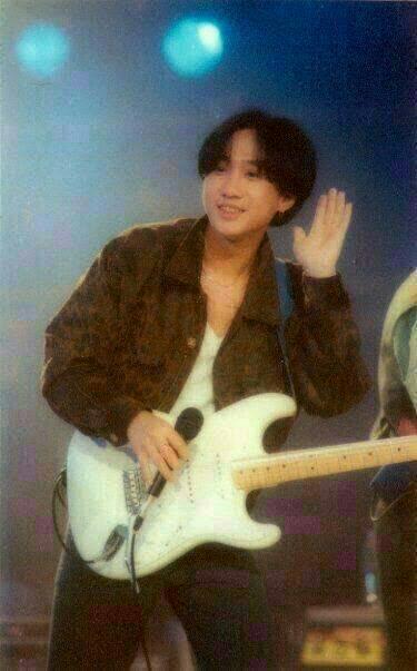 beyond黄家驹早期演唱会情人,黄家驹的初恋女友现在过得怎么样