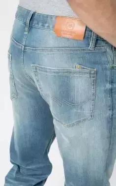 牛仔裤爆裆原因,男士裤子兜裆怎么回事