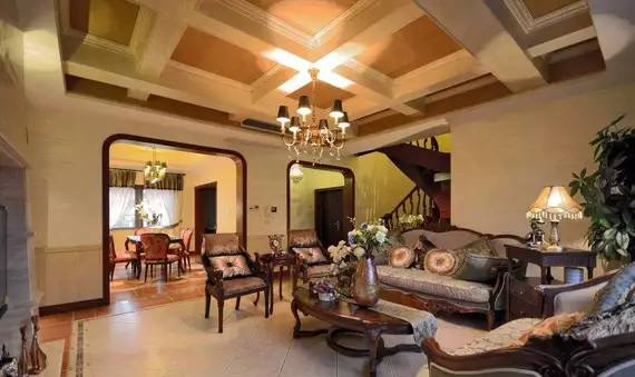 美式轻奢风客厅配色推荐,入门客厅怎么装修好看实用