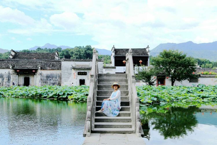 水光潋滟晴方好描写哪个景点,山色空蒙雨亦奇