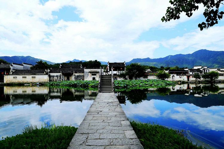 水光潋滟晴方好描写哪个景点,山色空蒙雨亦奇