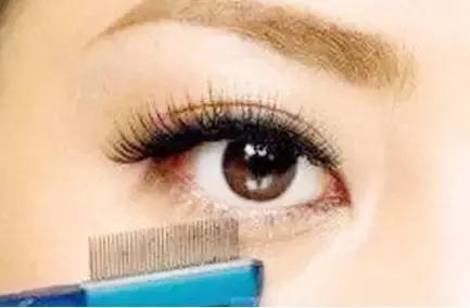 教你们正确的刷睫毛方法,睫毛长的怎么刷睫毛都好看