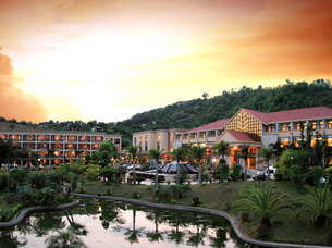 英德奇洞温泉门票和别墅价格表,清远英德奇洞温泉度假村