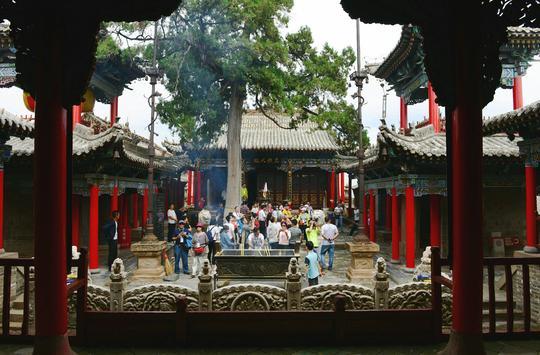 黄河岸边的久久护佑——白云山