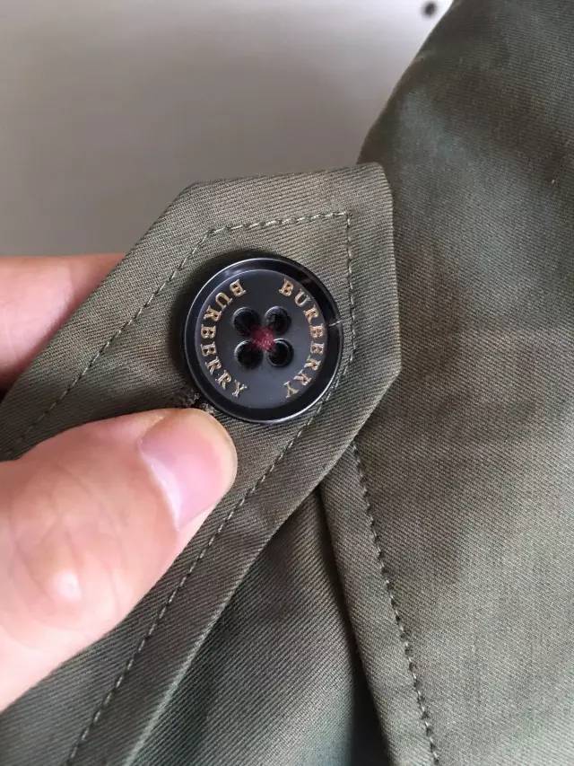 风衣巴宝莉12000,巴宝莉风衣回归现实