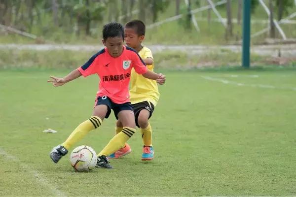 城事｜别笑！真人真事！番禺这群学生的体育课是语文老师教的！