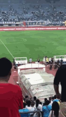 媒体热议国足出线,国足出线引热议