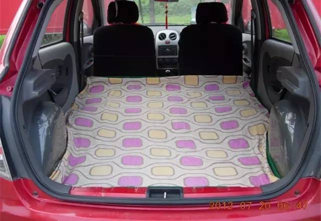 老爷子陪老伴穷游,带着老伴穷游