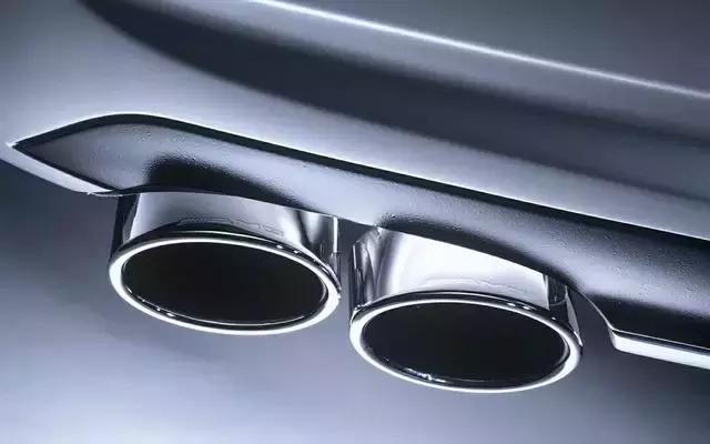 汽车排气管:排气的时候怎么还排出水来了