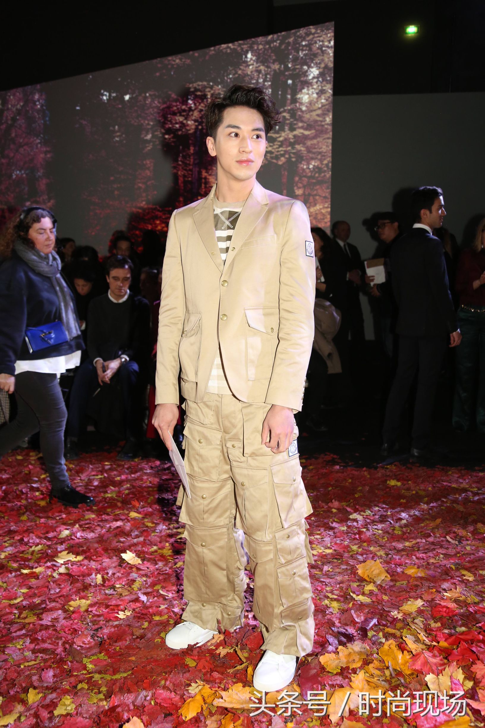 唐嫣许魏洲出席coach大秀,唐嫣许魏洲红色