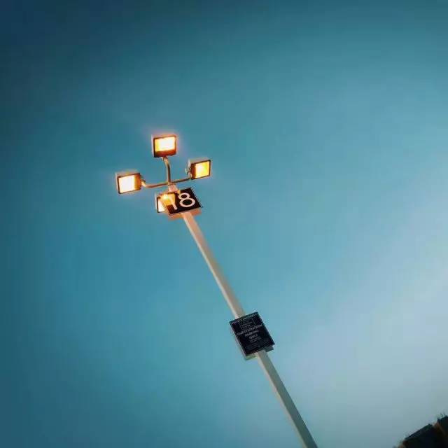 学姐学长的朋友圈,飞过一整个世界