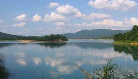 周末约朋友钓鱼,湖中最好钓鱼的地方