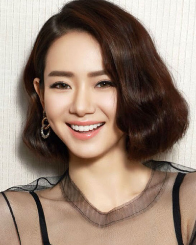 头发厚粗硬毛糙的短发发型,头发硬适合什么发型女短发