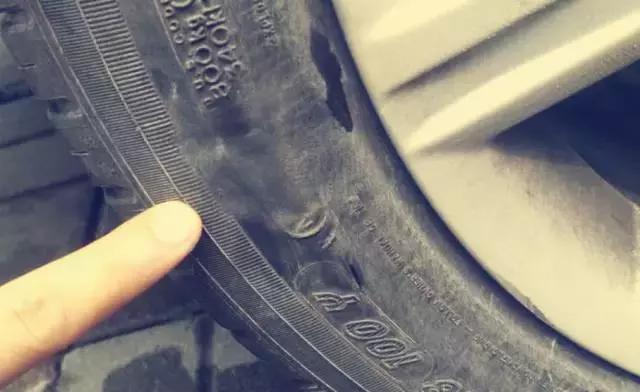 汽车零件不到10块钱维修竟要900块,修车坏零件换钱