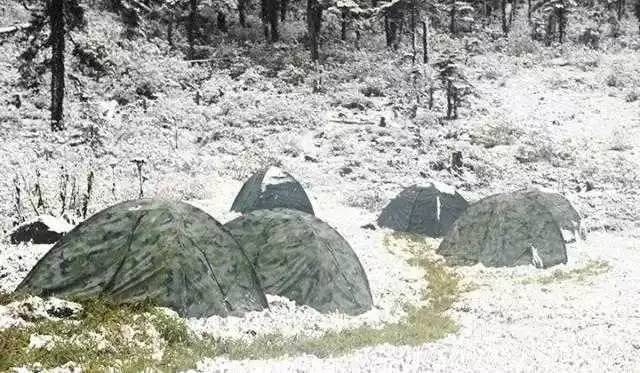 靠近喜马拉雅山脉的印度城市,印度喜马拉雅山下的小镇