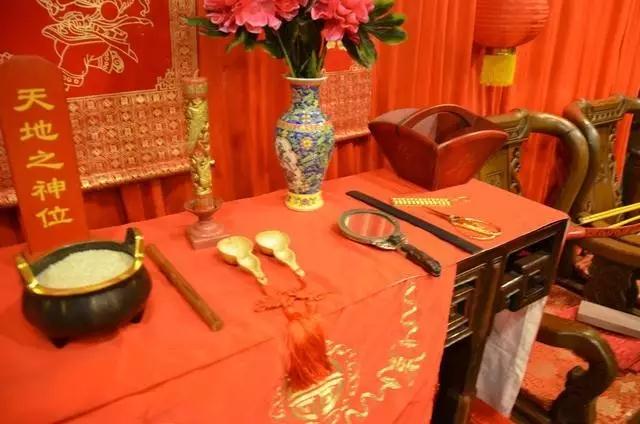 备辣椒、吹毒烟……许昌旧时这样闹洞房？现在又变成这样了！