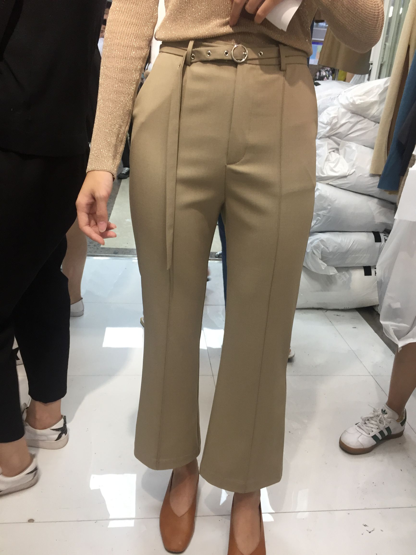 十三行服装批发年底大清仓,十三行服装批发视频