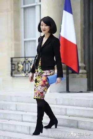 她曾是韩国弃婴，逆袭成法国部长，单眼皮、宽脸庞，美得独特
