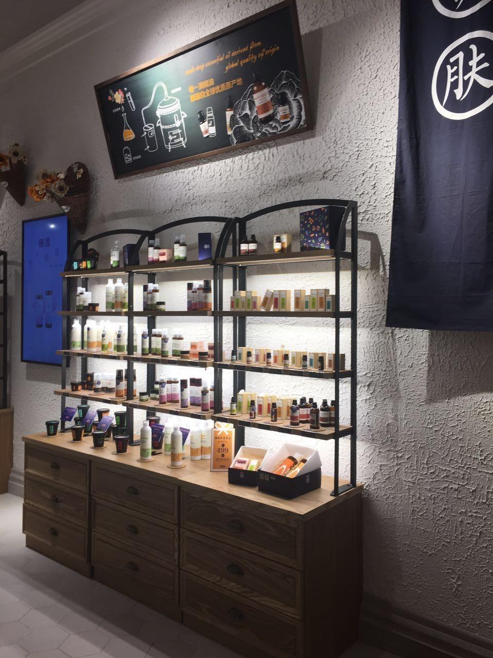 百武西品牌衣服好吗,衣服越贵越有质感吗