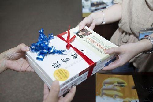 教师节送老师什么礼物好二年级,小学生老师教师节送啥礼物合适