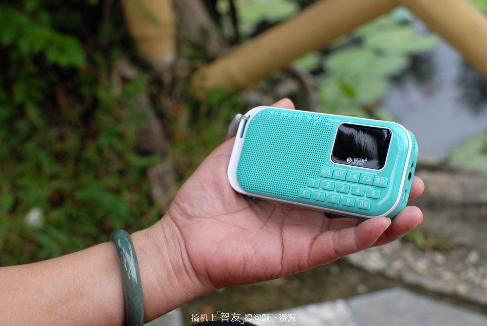 去公园遛弯乐呵怎么少得了它？——不见不散便携插卡音箱LV960体验