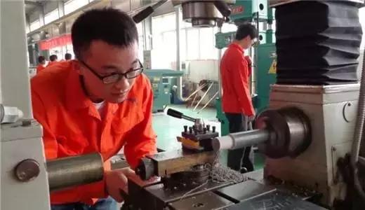 现在做机床销售赚钱吗,干机床销售好还是操作好