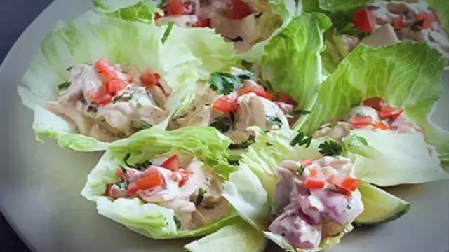 小龙虾的种类及吃法,如何吃小龙虾的方法和图解