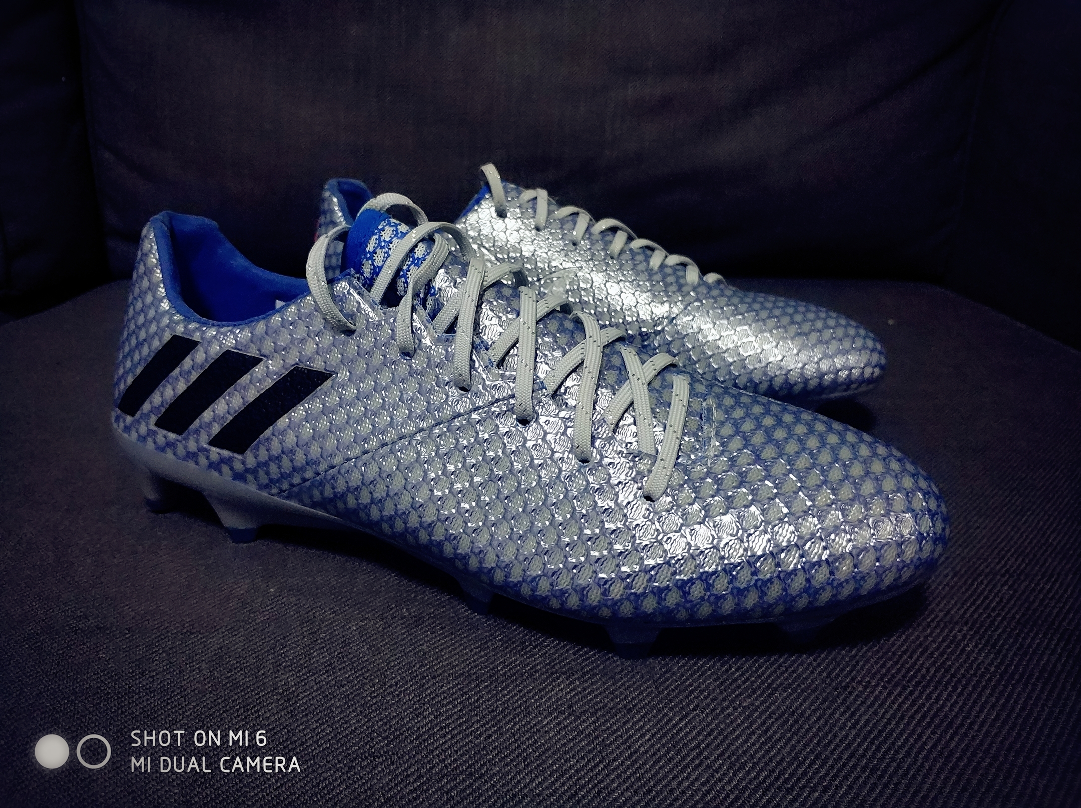 梅西上脚的第一双adidas,梅西上脚阿迪达斯boost19