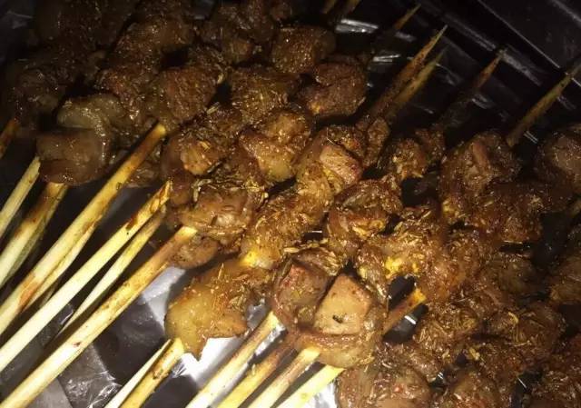 北京十大必吃连锁店,京城最火的12家撸串圣地