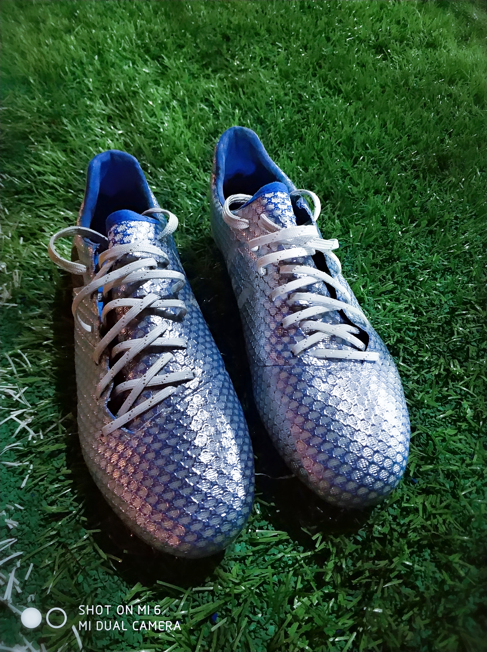 梅西上脚的第一双adidas,梅西上脚阿迪达斯boost19