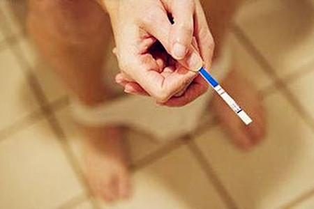 怀孕初期1-7天症状可以验出来吗,刚确认怀孕就感觉肚子大了正常吗