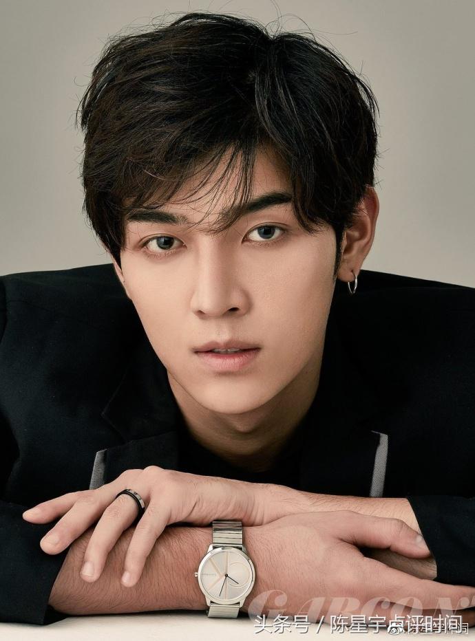 泰国时尚圈新晋宠儿神哥GxxodItthipat轻松驾驭百变造型