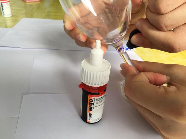 502粘合剂可以粘合玻璃吗,强力502胶水可以粘玻璃