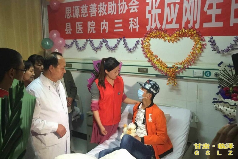 善行善举温暖人心,善行义举关爱老人弘扬社会正能量