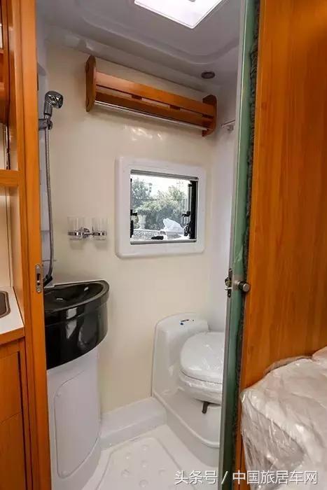 上汽大通maxusrv80型房车原厂,大通rv80b型房车原厂