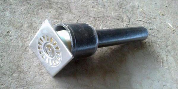 家里水井里的蟑螂怎么弄出来,家里下水道老有蟑螂怎么消灭